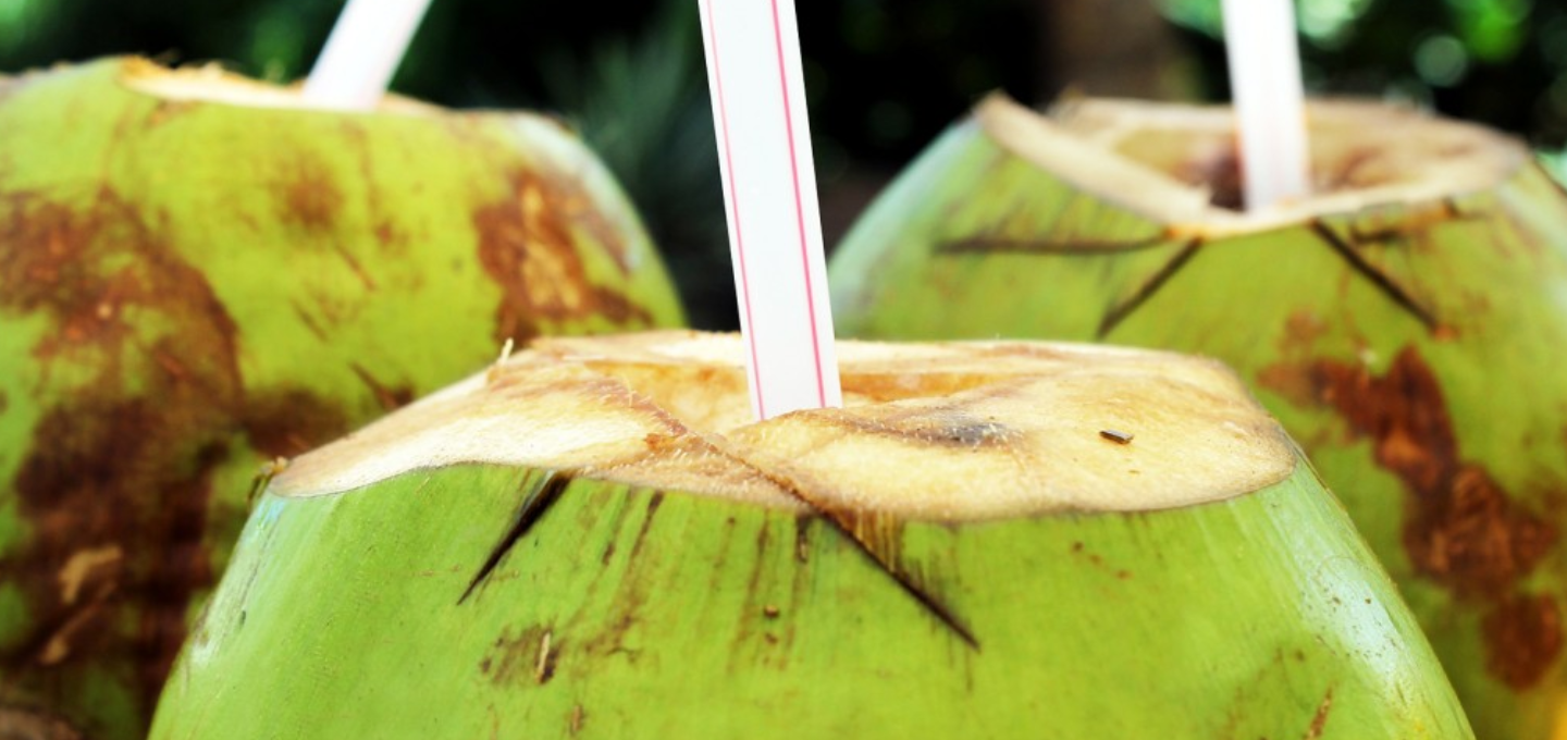 Agua de coco: la nueva bebida deportiva